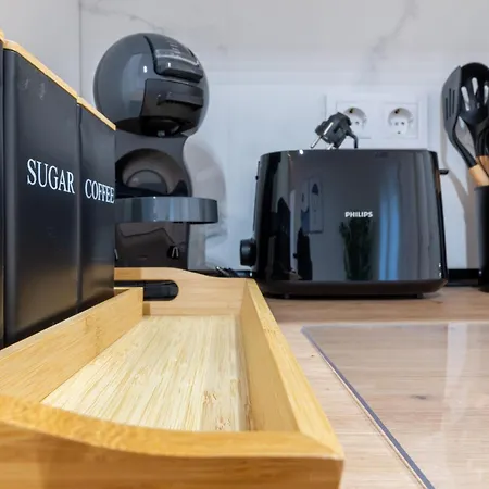 Apto Ramirez De Arellano *